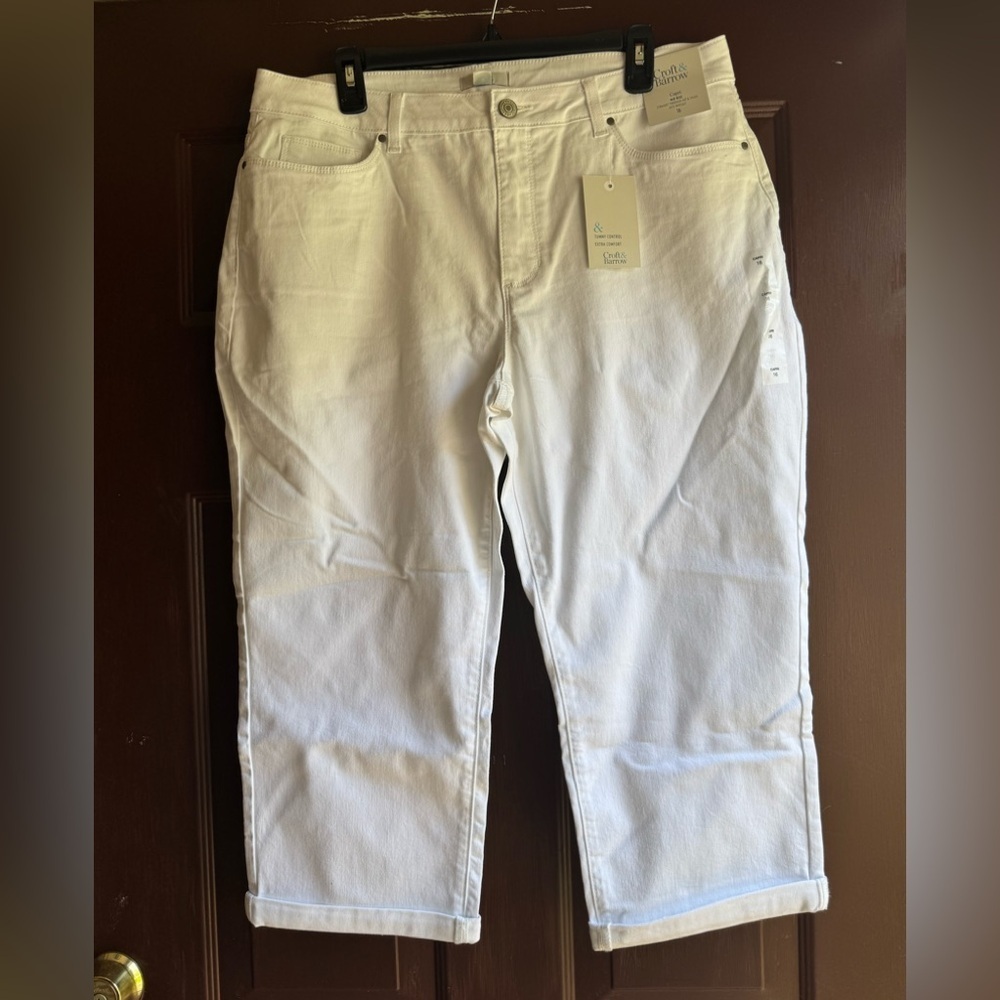 Croft & Burrow Size 16 Mid-Rise White Capris